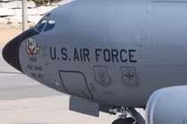 Máy bay quân sự Mỹ va chạm rào chắn ở Philippines, 5 người bị thương