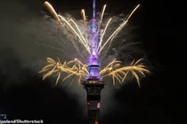 Pháo hoa rực sáng trên bầu trời New Zealand đón năm mới 2026