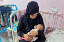 Bé sơ sinh 7 ngày tuổi tử vong vì suy dinh dưỡng ở Gaza