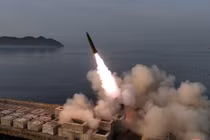 Triều Tiên thông tin vụ thử tên lửa đạn đạo mang đầu đạn chùm