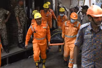 Sập nhà 4 tầng ở Ấn Độ, nhiều thương vong