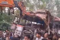 Tai nạn giao thông nghiêm trọng ở Ấn Độ, hàng chục người thương vong