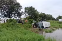 Lật xe buýt trường học ở Thái Lan, nhiều học sinh bị thương