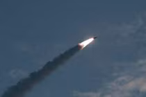 Triều Tiên lại phóng thử tên lửa đạn đạo, Hàn Quốc họp khẩn