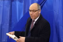 Khoảnh khắc cựu Chủ tịch Quốc hội Ukraine bị bắn trên phố