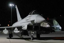 Anh - Pháp không kích mục tiêu IS ở Syria