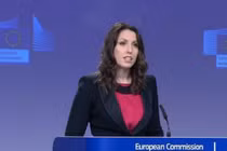 EU bác tin nới lỏng lệnh trừng phạt đối với Nga