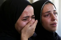 Israel tấn công Gaza, 19 người trong một gia đình thiệt mạng