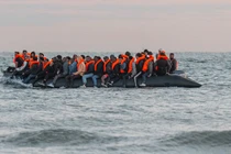 Chìm thuyền ngoài khơi Italy, hàng chục người di cư thiệt mạng