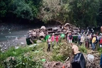Lật xe buýt ở Mexico, hơn 40 người thương vong