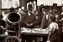 Ảnh hiếm hé lộ cuộc sống ở London hàng trăm năm trước