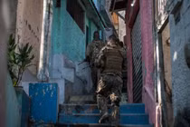 Cảnh sát truy quét nhóm tội phạm ở Brazil, 64 người thiệt mạng