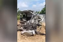 Xe buýt tông trực diện ô tô, 15 người thương vong