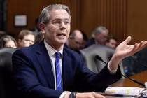 Mỹ gia hạn miễn trừ trừng phạt đối với dầu mỏ Nga 