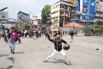 Biểu tình bạo lực ở Nepal, hàng trăm người thương vong