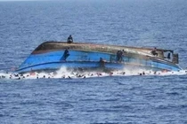 Lật phà chở khách trên sông, 15 người thiệt mạng