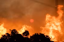 Mỹ bắt tàu treo cờ Iran gần eo biển Hormuz, Tehran dọa đáp trả