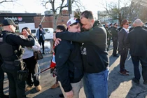 Danh tính kẻ xả súng tại sân vận động ở Mỹ