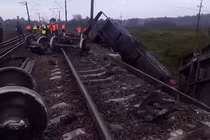Hai đoàn tàu trật bánh ở Nga, 3 binh sĩ thiệt mạng