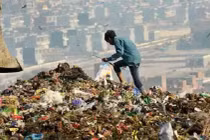 Sự thật gây sốc về 'núi rác' cao nhất thế giới