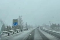 Hình ảnh tuyết rơi dày bất thường ở Australia