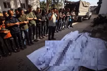 Israel nổ súng gần điểm viện trợ ở Gaza hơn 110 người thương vong