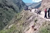 Xe buýt mất lái lao xuống vực, ít nhất 16 người tử vong