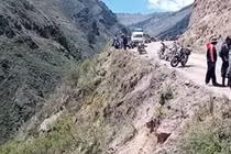 Xe buýt mất lái lao xuống vực, ít nhất 16 người tử vong