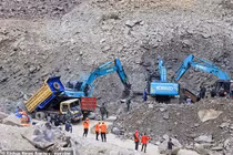 Khoảnh khắc kinh hoàng mỏ đá sạt lở, nhiều người thiệt mạng