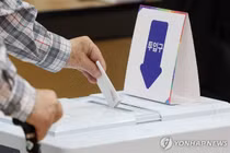 Toàn cảnh người dân Hàn Quốc đi bầu Tổng thống mới