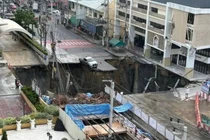Cận cảnh "hố tử thần" khổng lồ xuất hiện ở thủ đô Thái Lan