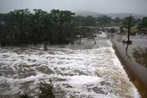 Thảm họa lũ lụt ở Texas có thể khiến hơn 100 người chết