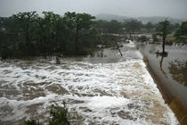 Thảm họa lũ lụt ở Texas có thể khiến hơn 100 người chết