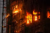 Thương vong trong vụ cháy chung cư ở Hong Kong