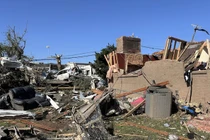 Toàn cảnh mưa bão tàn phá nước Mỹ khiến hàng chục người chết