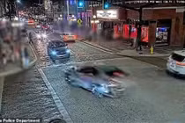 Lao xe vào quán bar ở Mỹ, 15 người thương vong