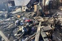 Nhà hai tầng bất ngờ đổ sập, bé 1 tuổi tử vong