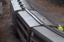 Tàu hỏa lao vào nhóm công nhân ở Trung Quốc, 11 người thiệt mạng