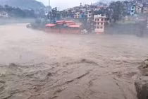 Mưa lớn kéo dài khiến 63 người thiệt mạng ở Ấn Độ