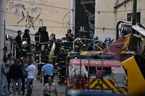 Hiện trường tàu điện trật bánh ở Lisbon, nhiều người thiệt mạng