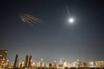 Xung đột Iran chưa hạ nhiệt, sân bay nhộn nhịp nhất Trung Đông bị tấn công