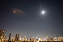 Xung đột Iran chưa hạ nhiệt, sân bay nhộn nhịp nhất Trung Đông bị tấn công