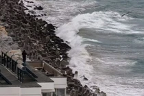 Chile sơ tán 1,4 triệu người trước nguy cơ sóng thần