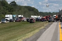 Lật xe chở du khách ở Mỹ, hàng chục người thương vong