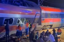 Hiện trường vụ tai nạn tàu cao tốc ở Tây Ban Nha