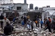 Israel tiếp tục tấn công Gaza, 14 người trong một gia đình thiệt mạng