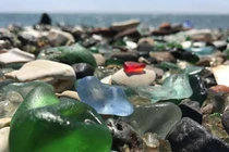 Cận cảnh bãi biển thủy tinh nổi tiếng ở nước Nga