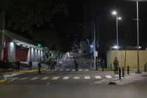 Nhiều tiếng súng nổ gần Cung điện Miraflores ở thủ đô Venezuela