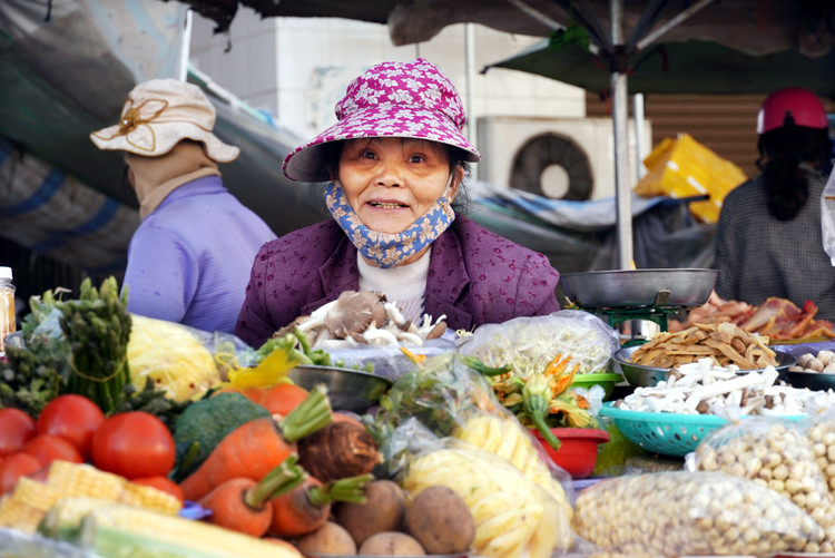 Nụ cười thân thiện luôn thường trực trên khuôn mặt của người dân Pleiku.