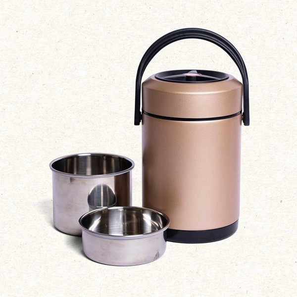 Hộp cơm giữ nhiệt nhiều tầng.